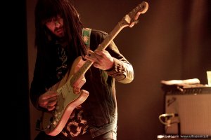 khruangbin_03