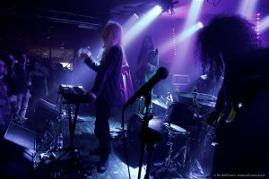 acidmotherspazio_09